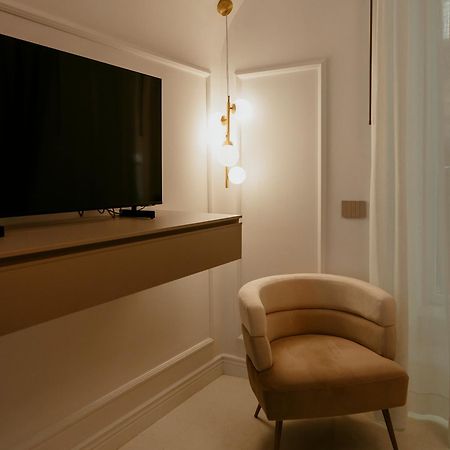 Luxury Apartment-Quartieri Spagn By Alux38 Napoli Exterior foto